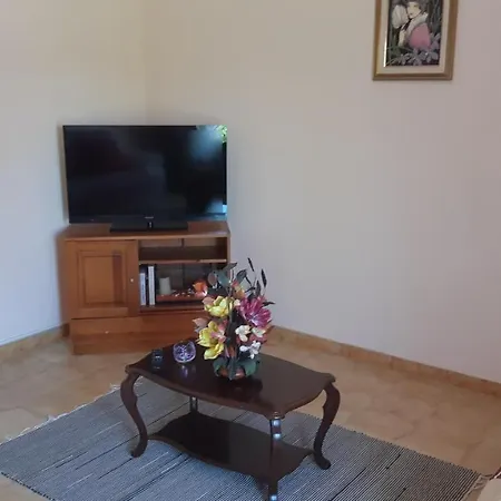 Alcatruz Apartman *